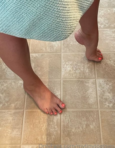 Nagie wyciekłe zdjęcie OnlyFans od Mytinytootsies