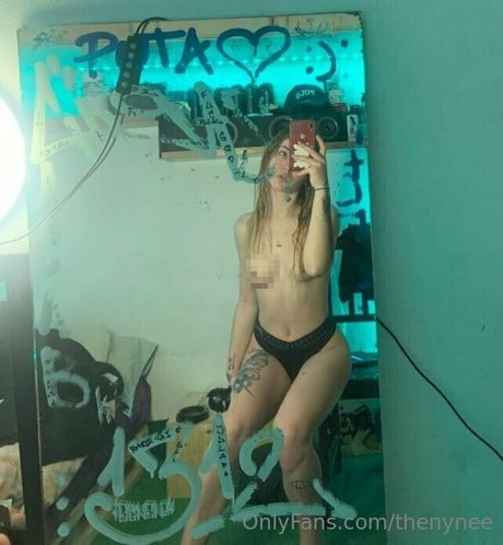 Nahá fotka uniklých OnlyFans od Thenynee