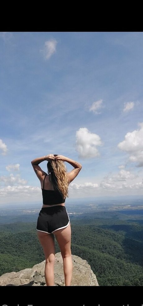 Selenathalatina naked leaks OnlyFans pic