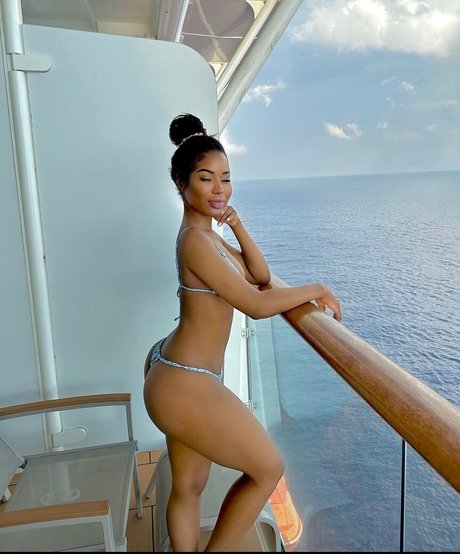 Alasti lekkinud OnlyFans-i pilt Ninarari