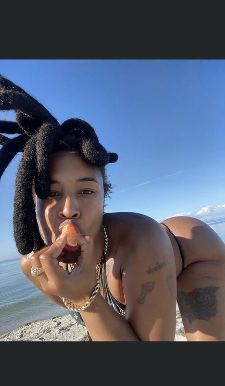 Alaston vuotanut OnlyFans-kuva Successfulyell