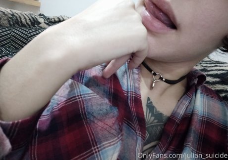 Nacktes geleaktes OnlyFans-Foto von Julian Suicide