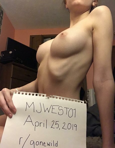 Naken läckt OnlyFans-bild av Mjwest01