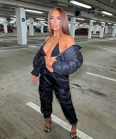 Demi Jones OnlyFansリークヌード写真