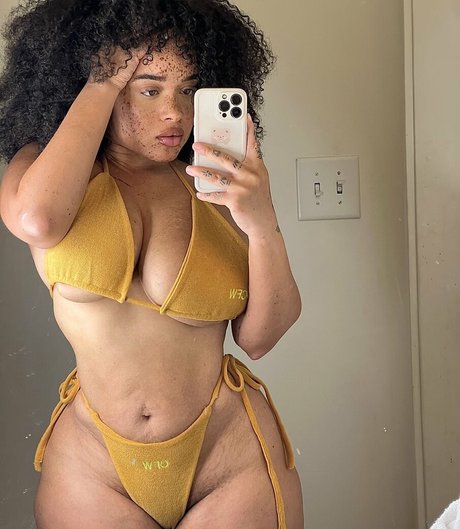 Nahá fotka uniklých OnlyFans od Tysorosey