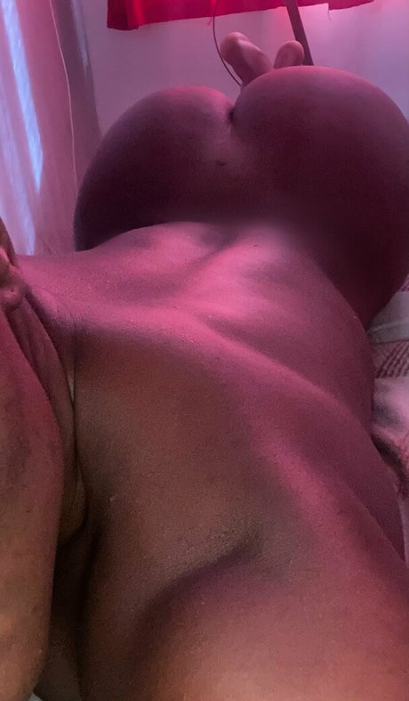 Naakte gelekte OnlyFans-foto van Bruna Diimy