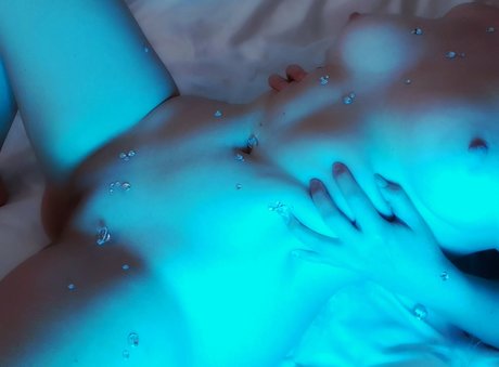 Opalescent naked leaks OnlyFans pic