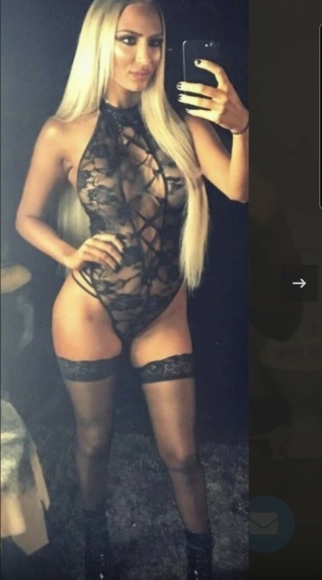 Naakte gelekte OnlyFans-foto van Blondedoll