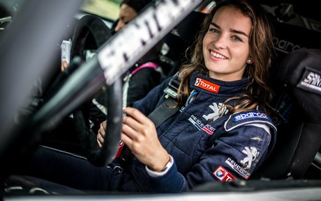 Catie Munnings naked leaks OnlyFans pic