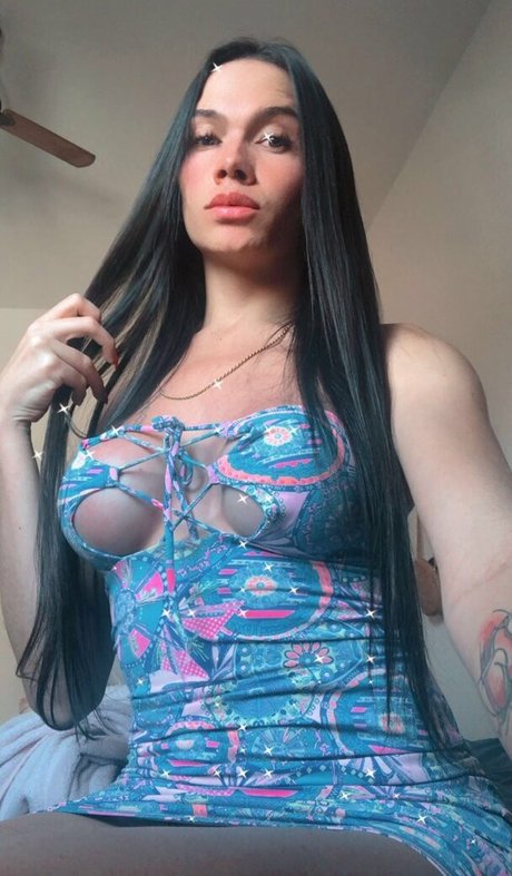 Alaston vuotanut OnlyFans-kuva Kelly Perutchelly