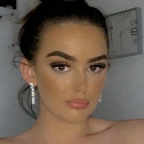 Alaston vuotanut OnlyFans-kuva Peachyyrosiee