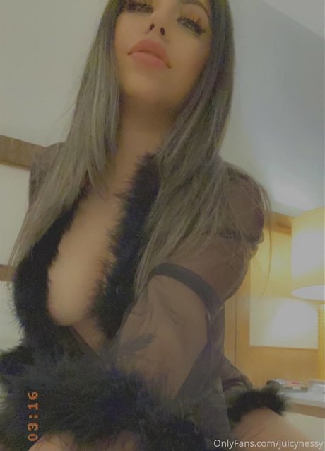 Nacktes geleaktes OnlyFans-Foto von Yanxeann