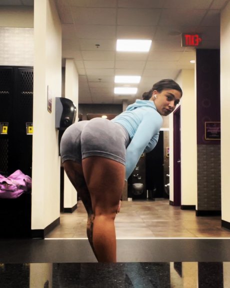 Naakte gelekte OnlyFans-foto van Pocahontas