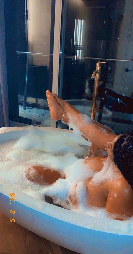 Beatrixx OnlyFansリークヌード写真