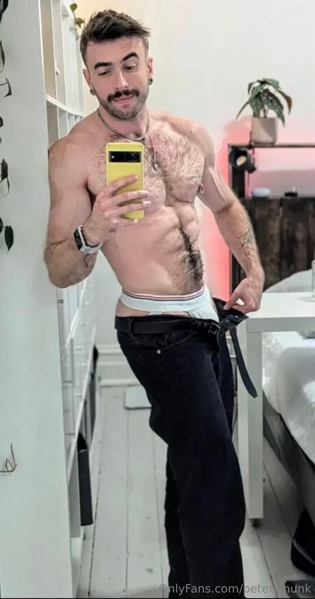 Naakte gelekte OnlyFans-foto van Hungcameraman