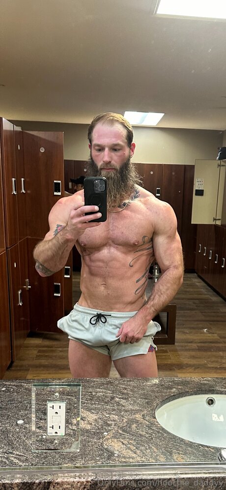 Nahá fotka uniklých OnlyFans od Hoochie Daddyy