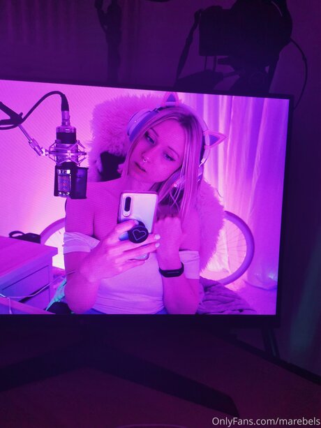 Naakte gelekte OnlyFans-foto van Rebelsarchive