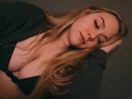 Brit OnlyFans 유출 누드 사진