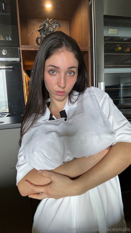 Обнаженная фотография утечки OnlyFans от Gracesmalls