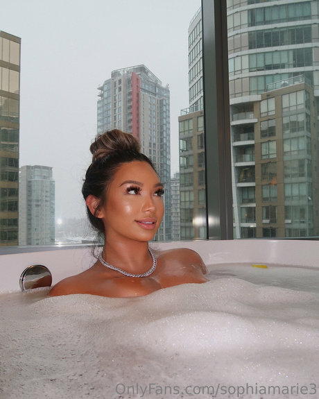 Alaston vuotanut OnlyFans-kuva Sophia Malonzo