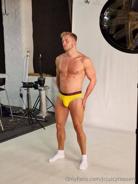 Alasti lekkinud OnlyFans-i pilt Jcjuicyteasers