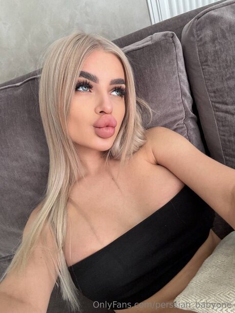 Photo nue de fuite OnlyFans de Perssian Babyone