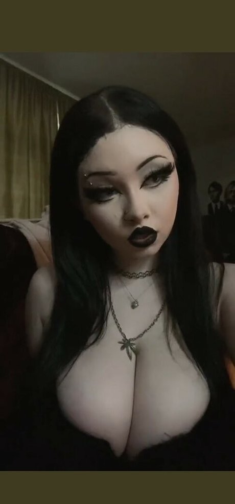 Alaston vuotanut OnlyFans-kuva Waifuangelxo