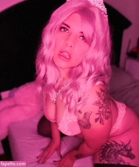 Naken läckt OnlyFans-bild av Soloarne