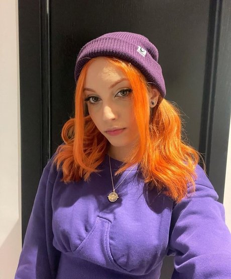 Naken läckt OnlyFans-bild av Mona Schon