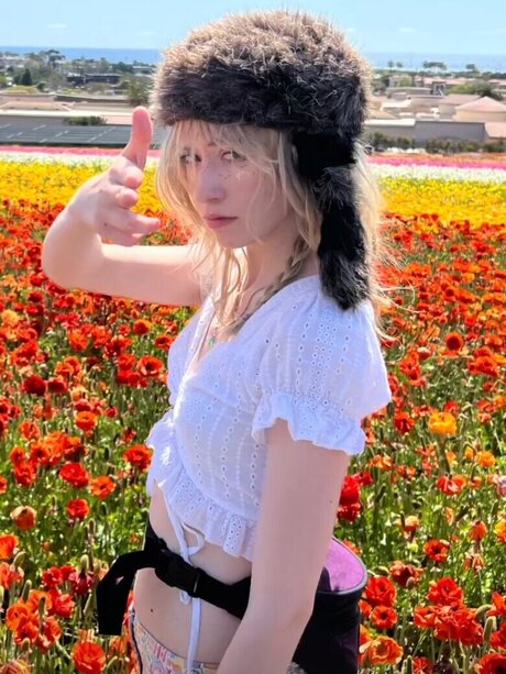 Alaston vuotanut OnlyFans-kuva Buguniverse