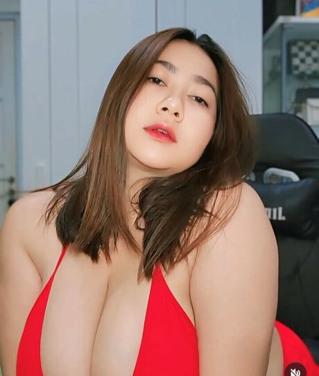 Risa Musfita OnlyFansリークヌード写真