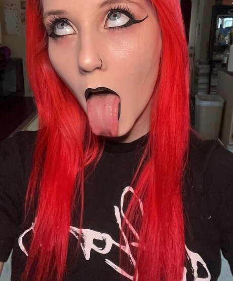 Naakte gelekte OnlyFans-foto van Carrie Cannie