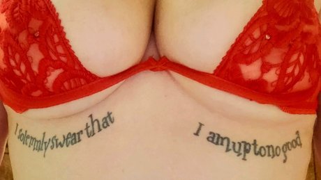 Обнаженная фотография утечки OnlyFans от Lola And Mr Mustache