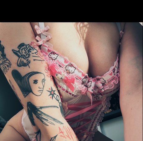 Alaston vuotanut OnlyFans-kuva C