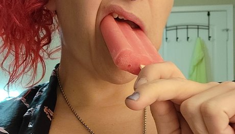 Naken läckt OnlyFans-bild av Messy Cupcake