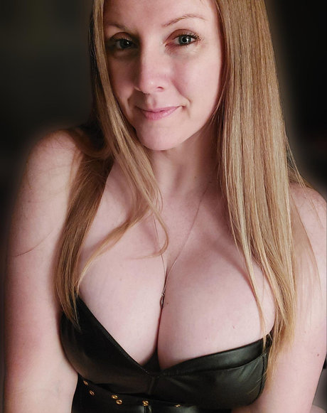 Mrs Robinson naked leaks OnlyFans pic