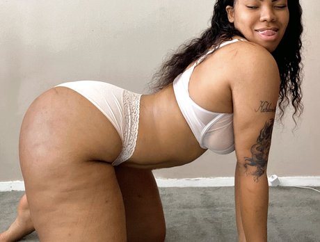 Nacktes geleaktes OnlyFans-Foto von Panda 