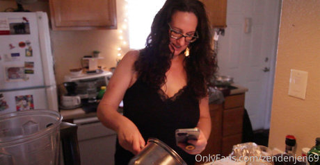 Naakte gelekte OnlyFans-foto van Zendenjen69