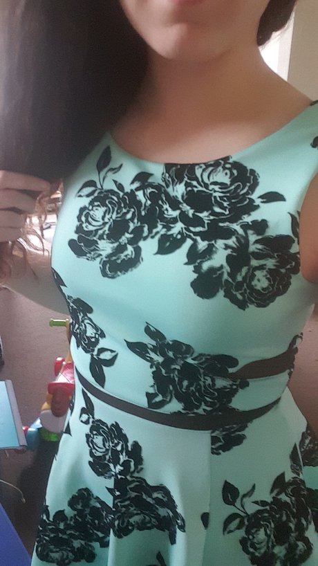 Naken läckt OnlyFans-bild av Hot Babe Milf