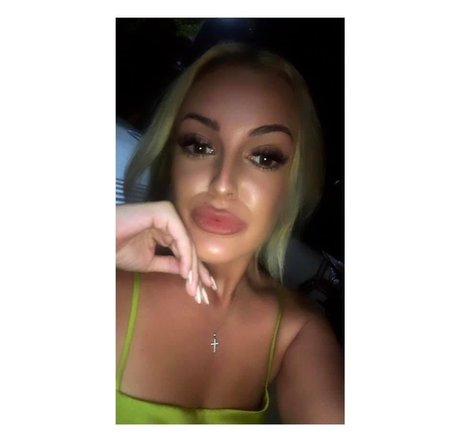 Naakte gelekte OnlyFans-foto van Holsss