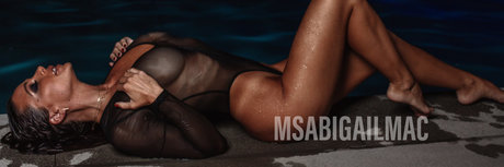 Naakte gelekte OnlyFans-foto van Abigail Mac