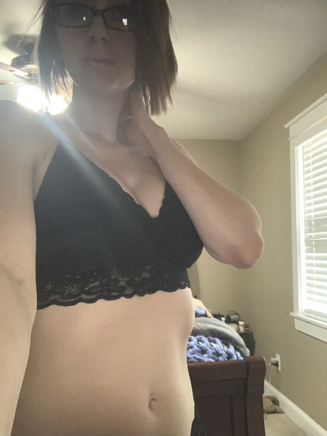 Nacktes geleaktes OnlyFans-Foto von Olive