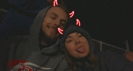 Naken läckt OnlyFans-bild av Mommy Ampamp Daddy