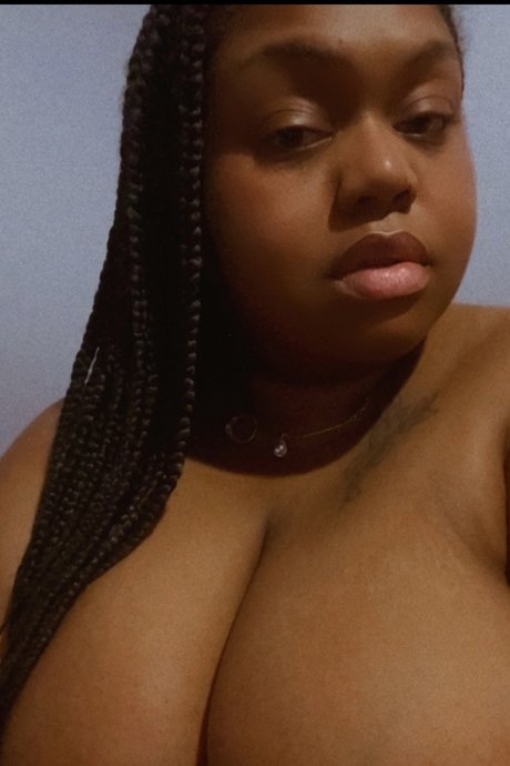 Alaston vuotanut OnlyFans-kuva Pierced Princess