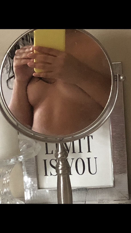 Alasti lekkinud OnlyFans-i pilt Dominican Mueca