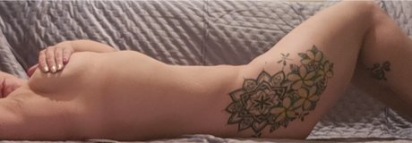 Foto nua vazada do OnlyFans de Masked Mom Ampamp Promos