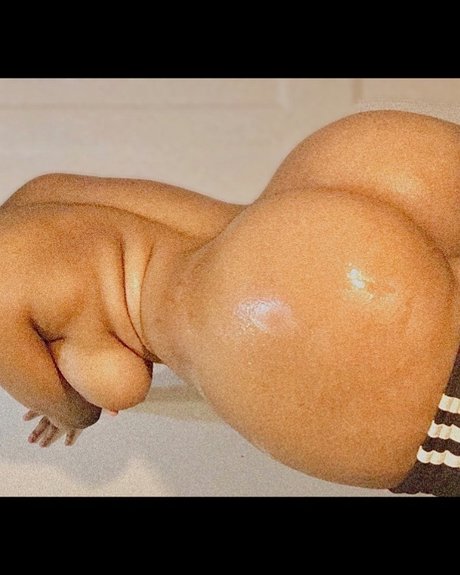 Alaston vuotanut OnlyFans-kuva Renay Blue