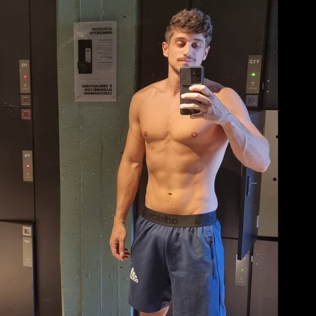 Foto di nudo di fuga di OnlyFans di Christian