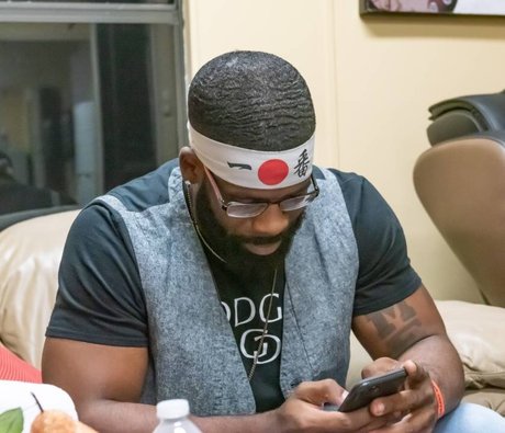 Alaston vuotanut OnlyFans-kuva Rare G