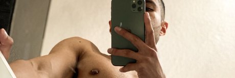 Carter Dan OnlyFansリークヌード写真